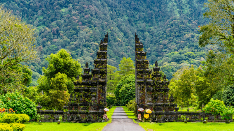 20 Beautiful Family Summer Destinations in Asia