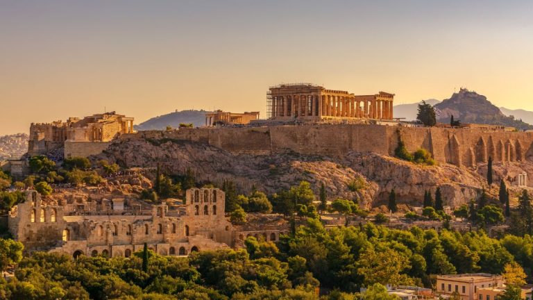 1 Week in Greece: Islands, Ruins & Mediterranean Charm
