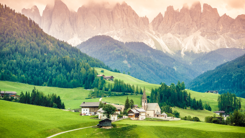 20 Beautiful Family Summer Destinations in Italy