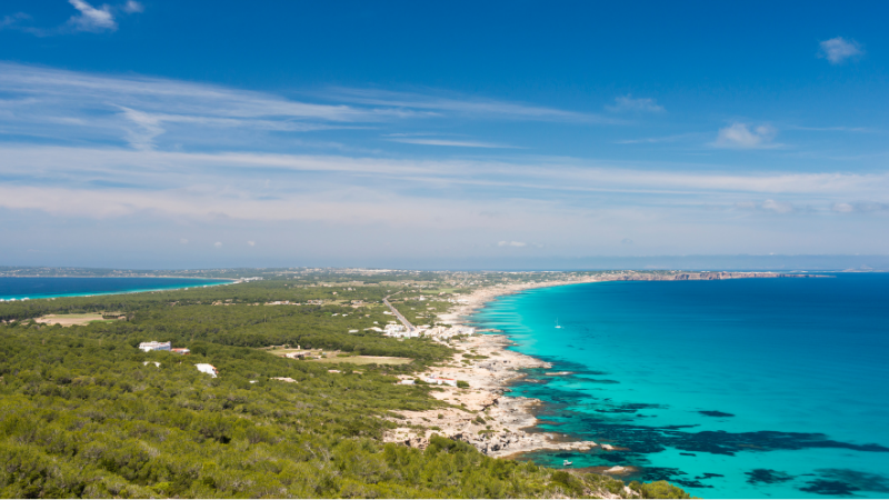 20 Beautiful Summer Destinations for Couples in Spain