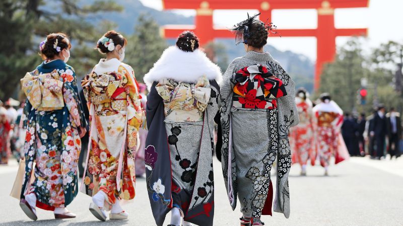 20 Stylish Japan Travel Outfits for Every Occasion