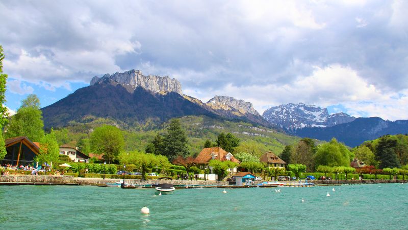 20 Beautiful Family Summer Destinations in France