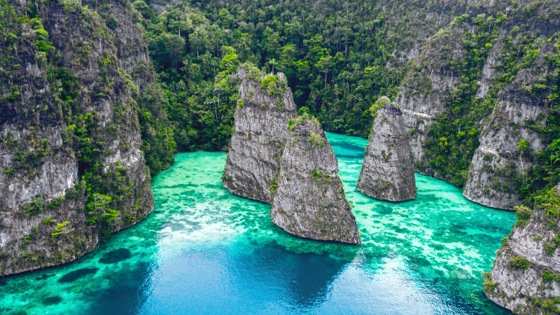 20 Beautiful Summer Destinations for Couples in Asia