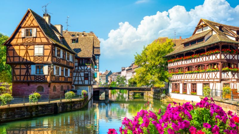 20 Beautiful Family Summer Destinations in France