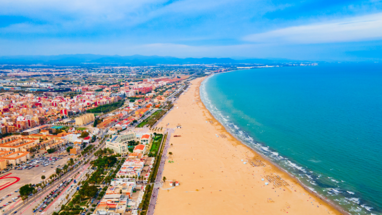 20 Beautiful Summer Destinations for Couples in Spain