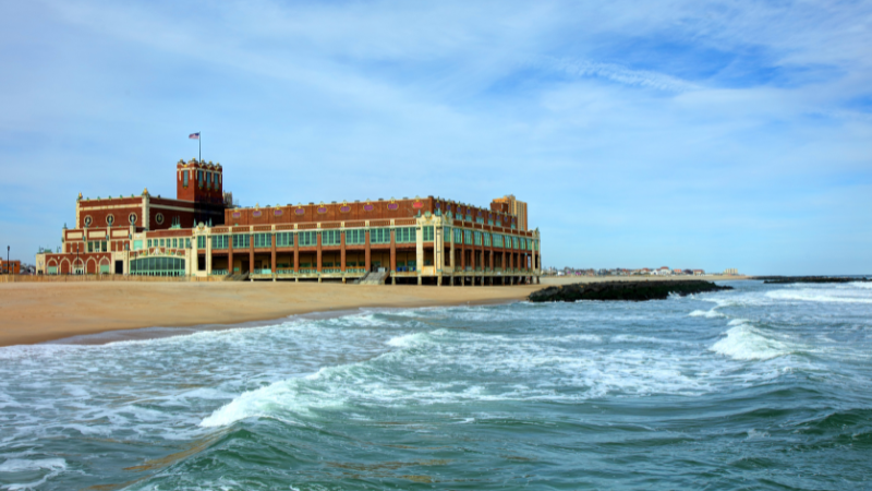 Day Trips from New York City by Train, Bus, or Car: Amazing Escapes from the Big Apple Day Trips from New York City by Train, Bus, or Car: Amazing Escapes from the Big Apple