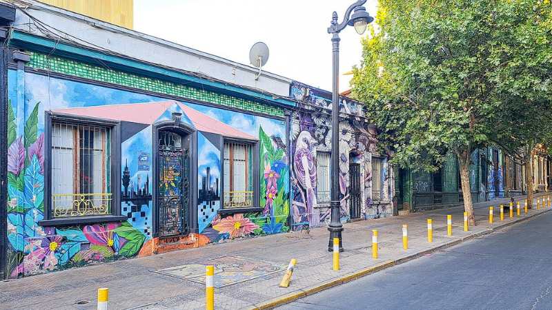 One Day in Santiago, Chile: Andean Backdrop & Urban Sophistication One Day in Santiago, Chile: Andean Backdrop & Urban Sophistication