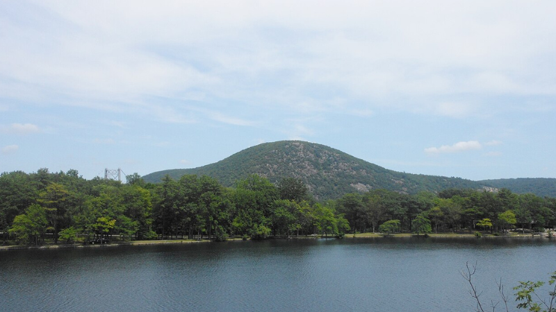 Day Trips from New York City by Train, Bus, or Car: Amazing Escapes from the Big Apple Day Trips from New York City by Train, Bus, or Car: Amazing Escapes from the Big Apple