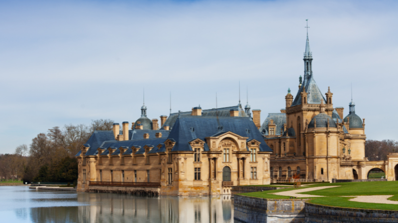 Day Trips from Paris by Train, Bus, or Car: Discover Nearby Hidden Treasures Day Trips from Paris by Train, Bus, or Car: Discover Nearby Hidden Treasures