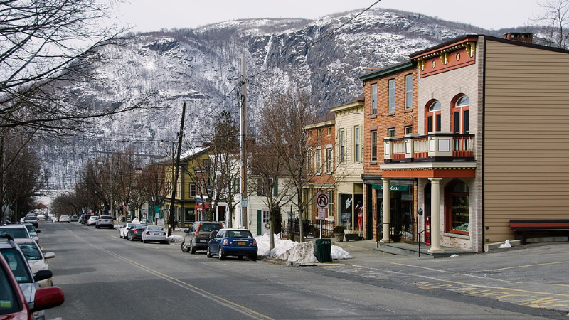 Day Trips from New York City by Train, Bus, or Car: Amazing Escapes from the Big Apple Day Trips from New York City by Train, Bus, or Car: Amazing Escapes from the Big Apple