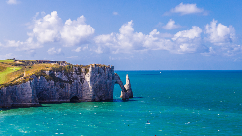 Day Trips from Paris by Train, Bus, or Car: Discover Nearby Hidden Treasures Day Trips from Paris by Train, Bus, or Car: Discover Nearby Hidden Treasures