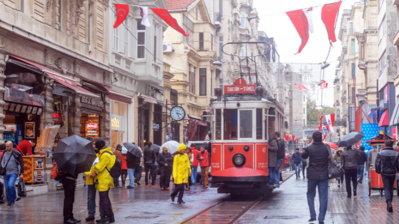 5 Days in Istanbul: East Meets West, Bazaars & Ancient Mosques 5 Days in Istanbul: East Meets West, Bazaars & Ancient Mosques