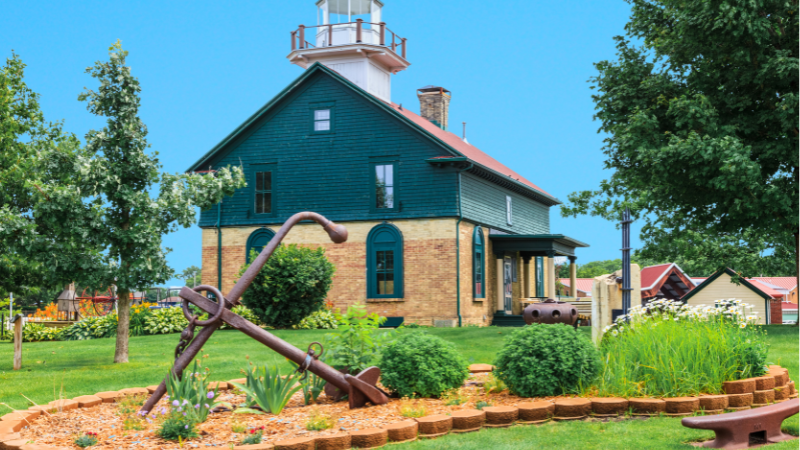 Day Trips from Chicago by Train, Bus, or Car: Midwestern Hidden Treasures Day Trips from Chicago by Train, Bus, or Car: Midwestern Hidden Treasures