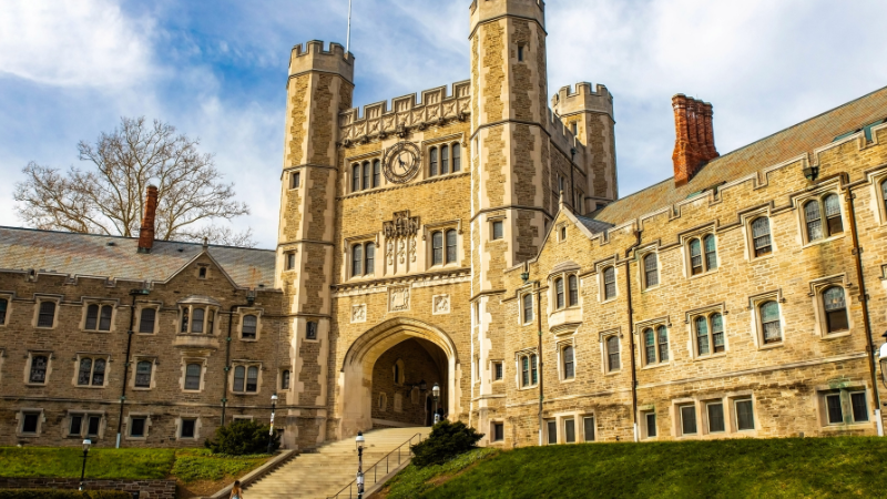 Day Trips from New York City by Train, Bus, or Car: Amazing Escapes from the Big Apple Day Trips from New York City by Train, Bus, or Car: Amazing Escapes from the Big Apple