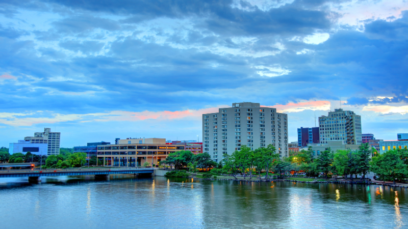 Day Trips from Chicago by Train, Bus, or Car: Midwestern Hidden Treasures Day Trips from Chicago by Train, Bus, or Car: Midwestern Hidden Treasures