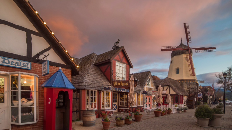 Day Trips from Los Angeles by Train, Bus, or Car: Coastal, Desert & Mountain Adventures Day Trips from Los Angeles by Train, Bus, or Car: Coastal, Desert & Mountain Adventures