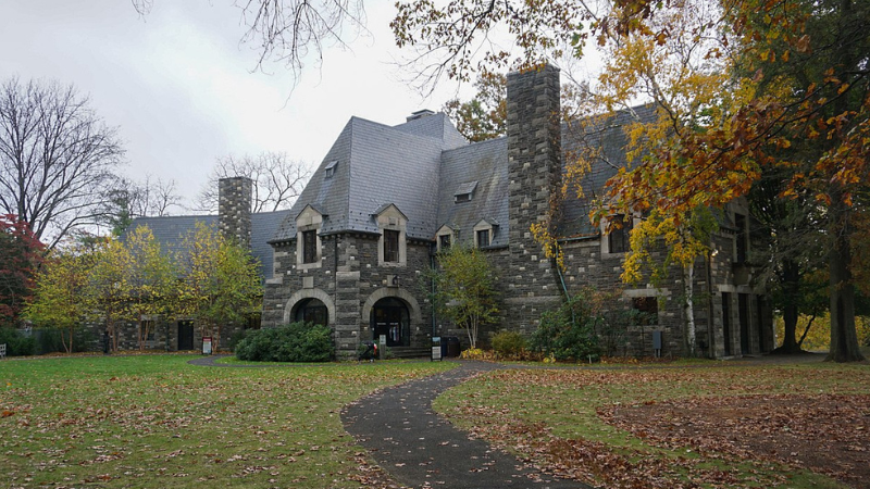 Day Trips from New York City by Train, Bus, or Car: Amazing Escapes from the Big Apple Day Trips from New York City by Train, Bus, or Car: Amazing Escapes from the Big Apple