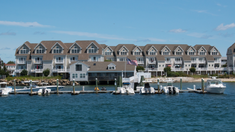 Day Trips from New York City by Train, Bus, or Car: Amazing Escapes from the Big Apple Day Trips from New York City by Train, Bus, or Car: Amazing Escapes from the Big Apple